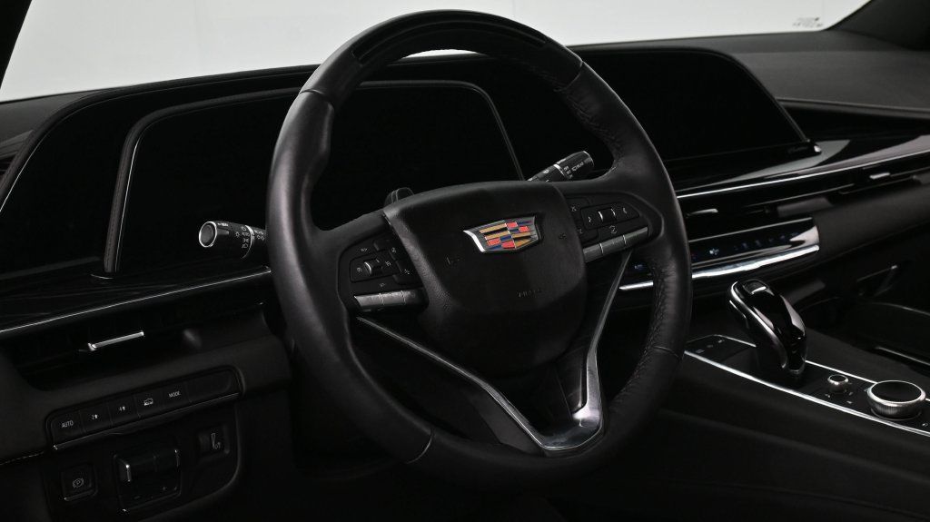 Used 2023 Cadillac Escalade Sport w/ LPO, ONYX Package AWD/4WD image 9
