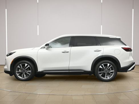 Used 2025 INFINITI QX60 Luxe FWD image 31