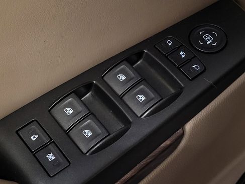Used 2017 GMC Yukon SLT w/ Premium Edition RWD image 27