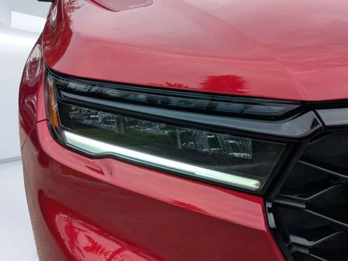 Used 2025 Honda Pilot TrailSport image 10