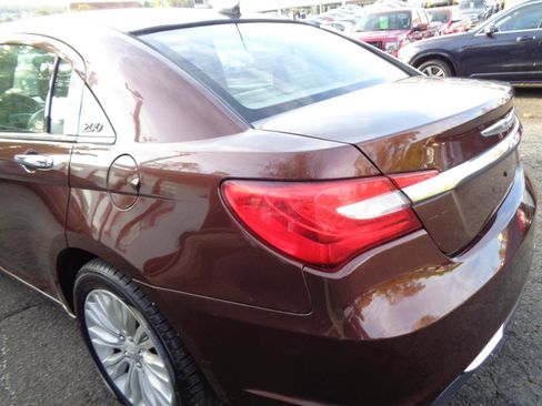 Used 2012 Chrysler 200 Limited FWD image 11