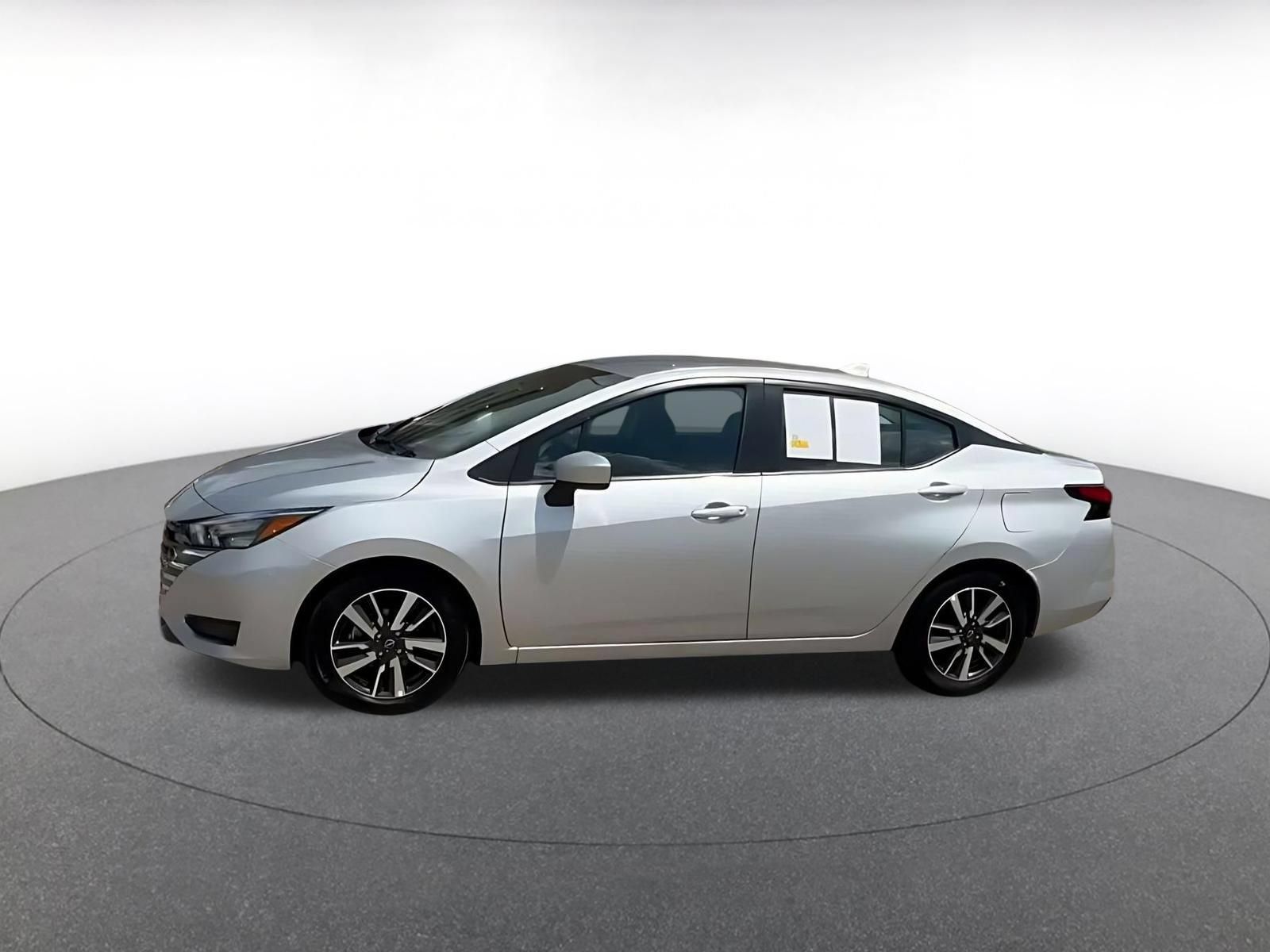 Used 2025 Nissan Versa SV FWD image 7