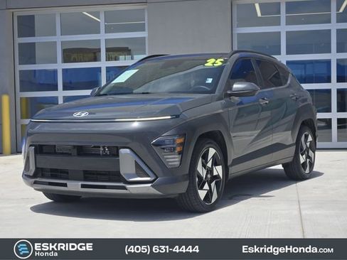 Used 2025 Hyundai Kona Limited FWD image 3