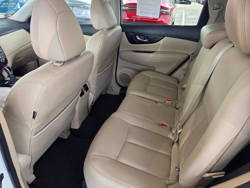 Used 2019 Nissan Rogue SL w/ Premium Package FWD image 13
