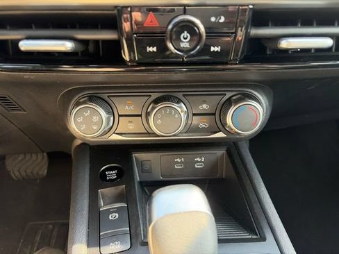 Used 2025 Nissan Kicks SV FWD image 32