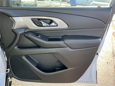 Used 2022 Chevrolet Traverse LT image 29