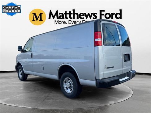 Used 2022 Chevrolet Express 2500 Work Van image 3