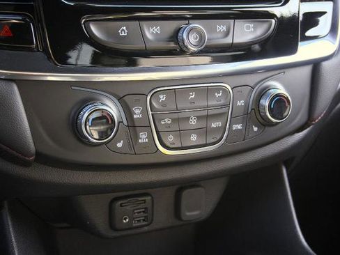 Used 2023 Chevrolet Traverse RS AWD/4WD image 23