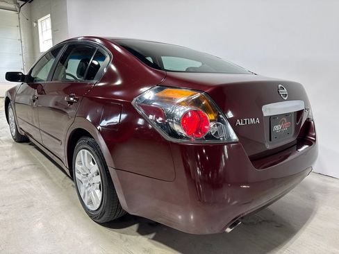 Used 2011 Nissan Altima 2.5 S FWD image 5