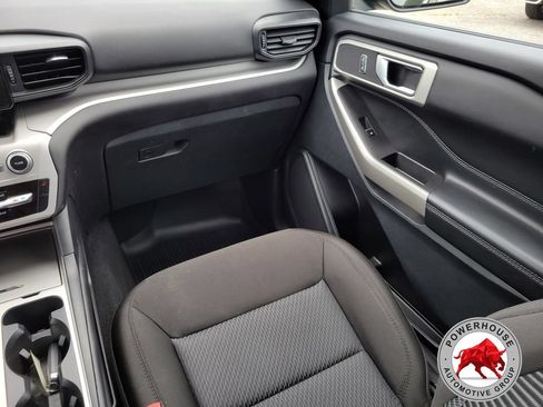 Used 2023 Ford Explorer XLT AWD/4WD image 22