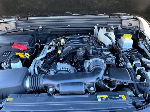 Certified 2023 Jeep Gladiator Overland image 36