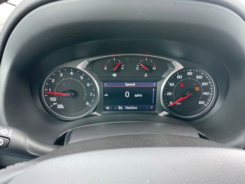 Used 2023 GMC Terrain SLT image 9