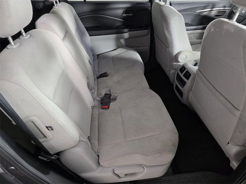 Used 2016 Honda Pilot EX image 31