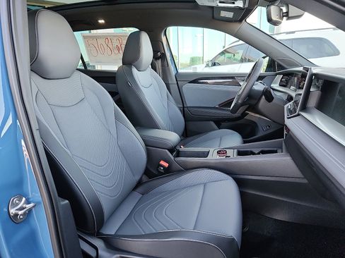 New 2026 Volkswagen Tiguan SE R-Line image 15