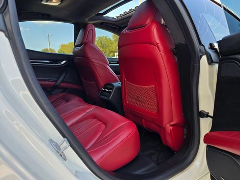 Used 2018 Maserati Ghibli S GranSport RWD image 50