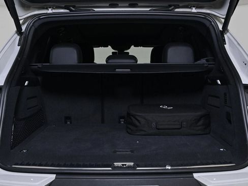 Certified 2025 Porsche Cayenne S image 27