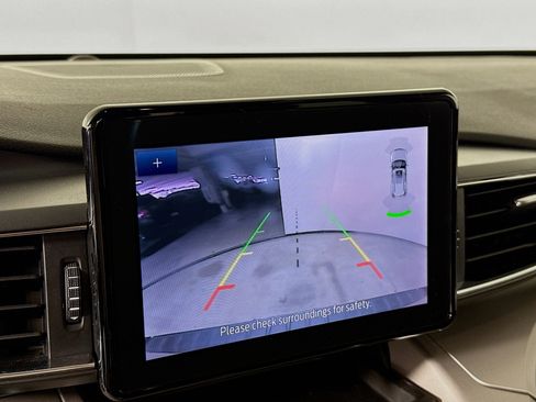 Used 2023 Ford Explorer XLT w/ Equipment Group 202A image 16