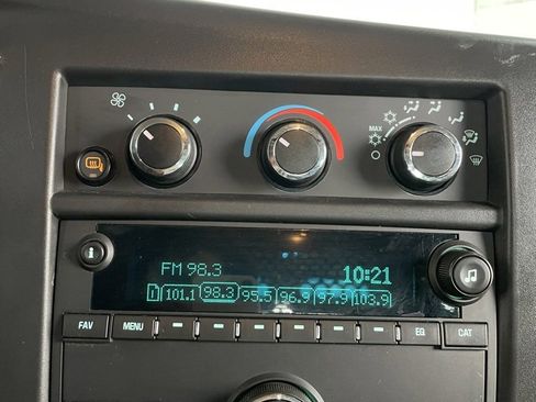 Used 2024 GMC Savana 2500 w/ Driver Convenience Package image 30