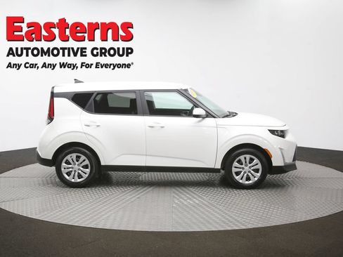 Used 2025 Kia Soul LX FWD image 45