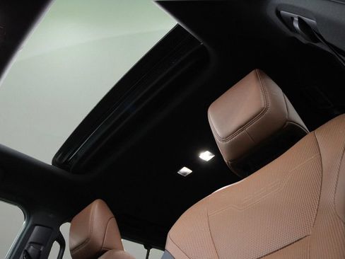 Used 2024 Lexus GX 550 w/ Accessory Package (31) AWD/4WD image 40