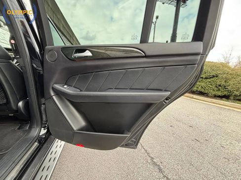 Used 2016 Mercedes-Benz GL 450 4MATIC image 46