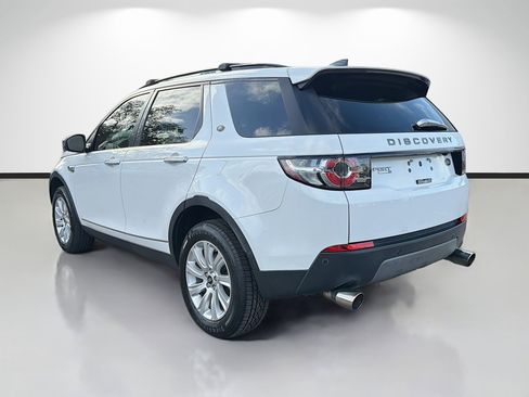 Used 2018 Land Rover Discovery Sport SE image 5