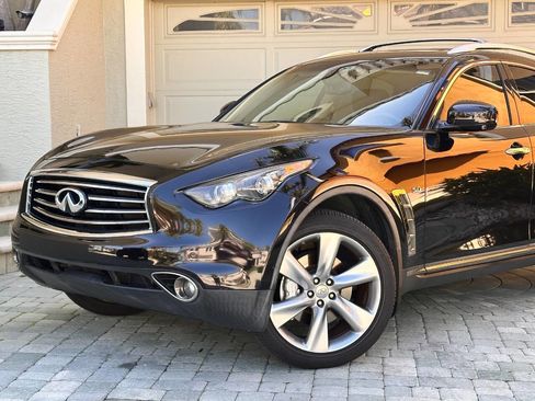 Used 2014 INFINITI QX70 AWD w/ Sport Technology Package image 2