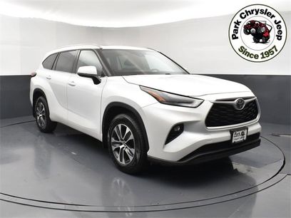 Used 2022 Toyota Highlander XLE