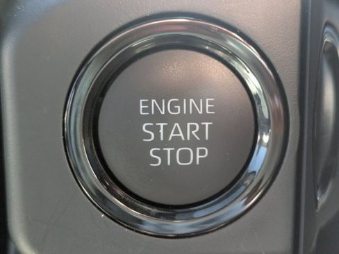 Used 2025 Toyota Tacoma Limited image 31