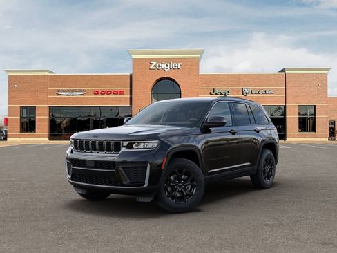 New 2026 Jeep Grand Cherokee Laredo image 1