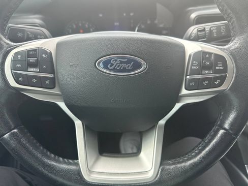 Used 2021 Ford Explorer XLT w/ Equipment Group 202A RWD image 11
