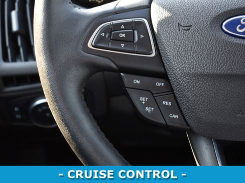 Used 2015 Ford Focus SE w/ Equipment Group 201A image 12