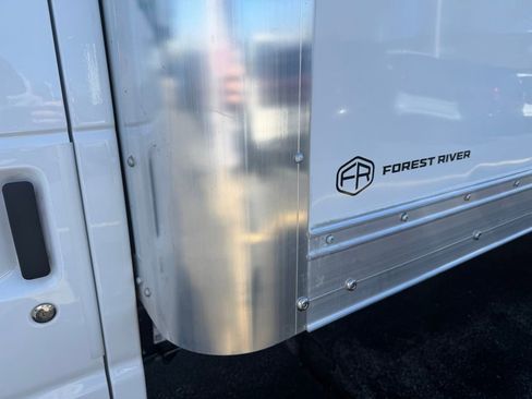New 2027 Ford E-450 and Econoline 450 Super Duty w/ Power Equipment Group RWD image 20