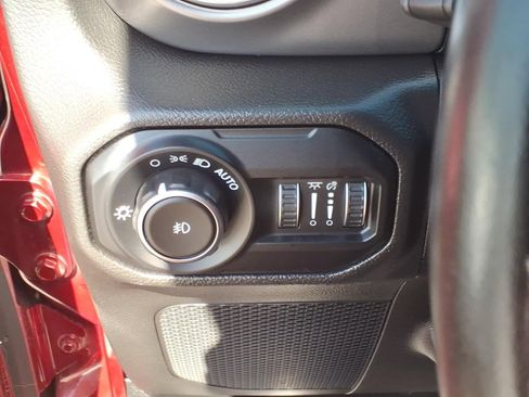 Used 2021 Jeep Wrangler Rubicon AWD/4WD image 28