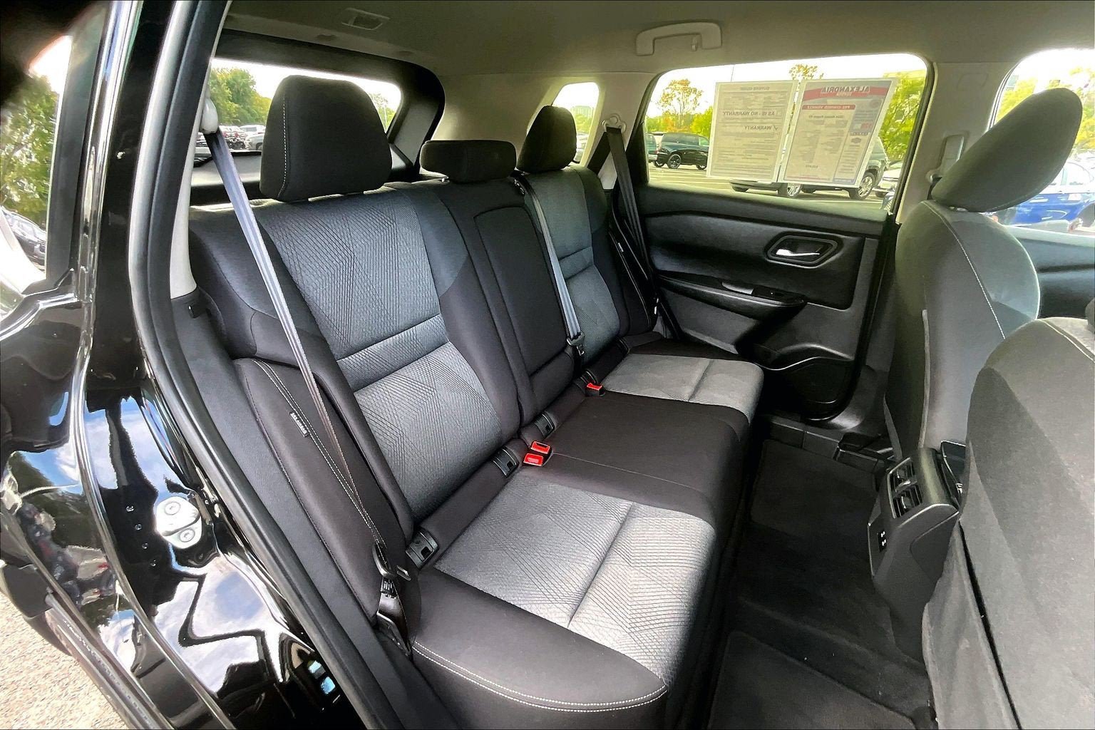 Used 2024 Nissan Rogue SV AWD/4WD image 25