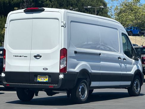 New 2026 Ford Transit 250 148 Medium Roof w/ Load Area Protection Package RWD image 4