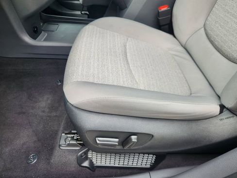 Certified 2023 Toyota Sienna LE FWD image 23