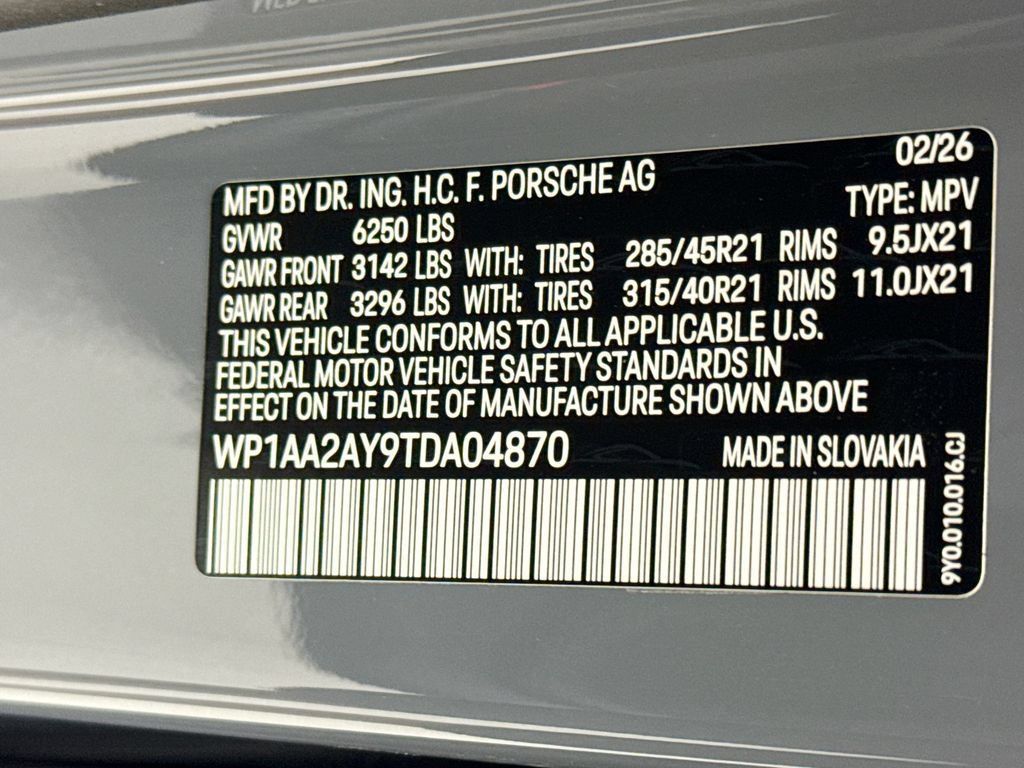 Used 2026 Porsche Cayenne AWD/4WD image 35