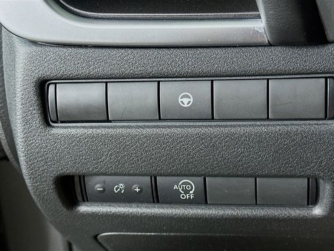 Used 2023 Nissan Rogue SV FWD image 16