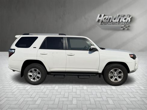 Used 2022 Toyota 4Runner SR5 Premium w/ Moonroof Package RWD image 10