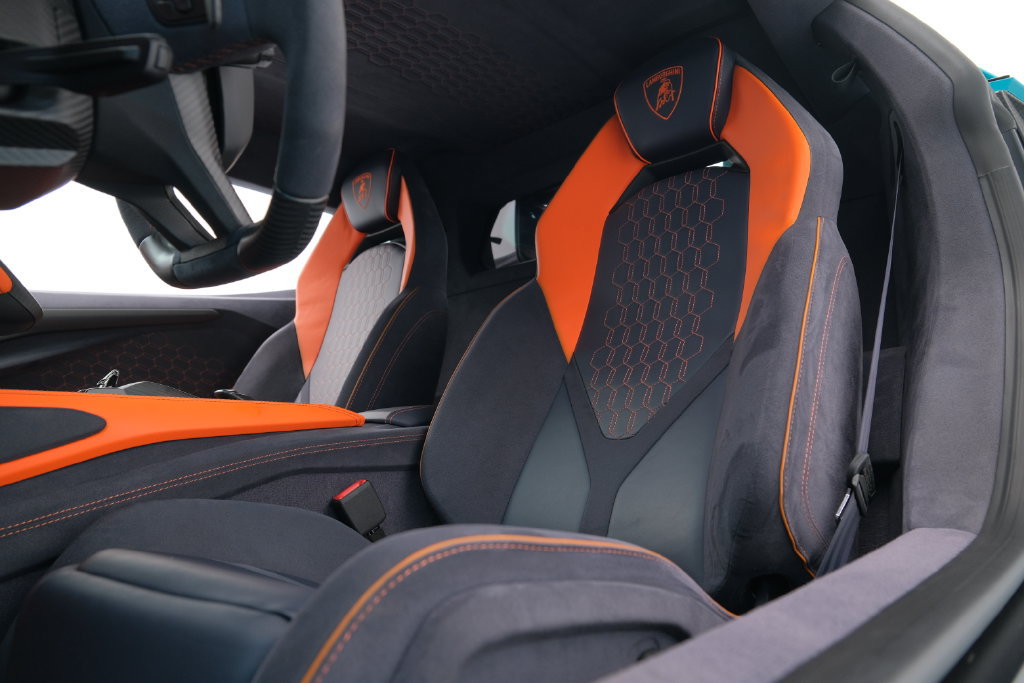 Used 2024 Lamborghini Revuelto AWD/4WD image 6