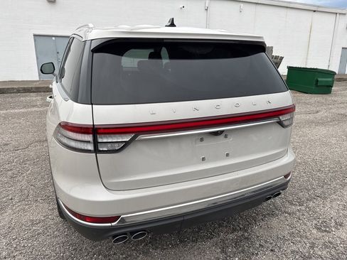 Used 2023 Lincoln Aviator Reserve w/ Equipment Group 201A image 8