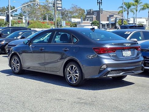 Certified 2023 Kia Forte LXS w/ LXS Technology Package FWD image 4