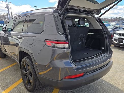 Certified 2023 Jeep Grand Cherokee L Limited w/ Black Appearance Package AWD/4WD image 10