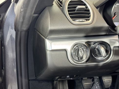 Used 2025 Porsche 718 Boxster w/ Premium Package RWD image 13