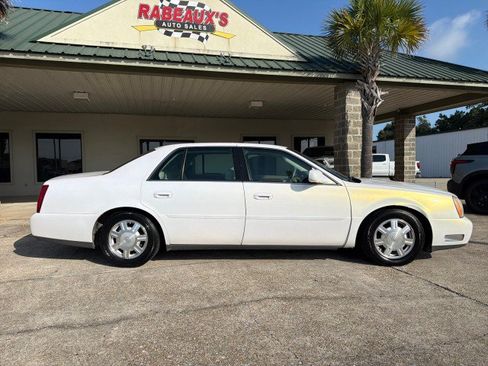 Used 2005 Cadillac De Ville w/ Equipment Group FWD image 3