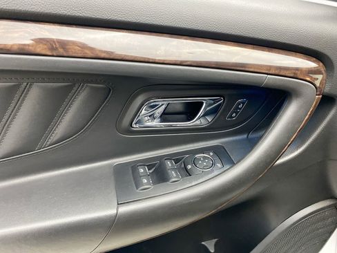 Used 2018 Ford Taurus Limited AWD/4WD image 12