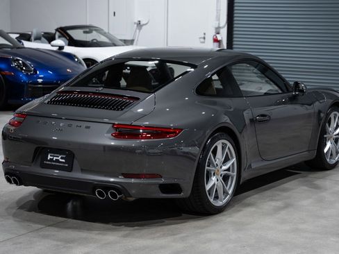 Used 2018 Porsche 911 Carrera RWD image 6