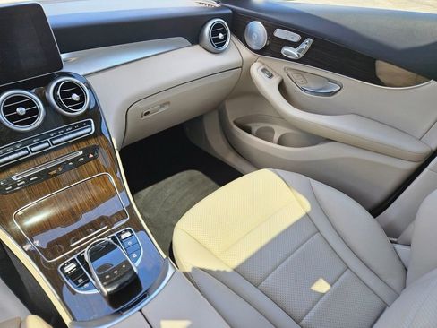 Used 2018 Mercedes-Benz GLC 300 4MATIC image 13