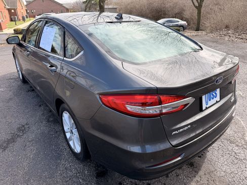 Used 2020 Ford Fusion SE image 5